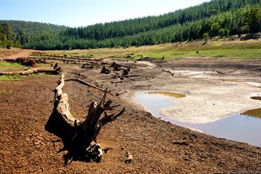 Low water level in the Harvey Dam, Western Australia